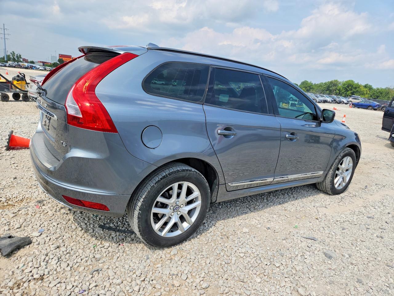 2017 VOLVO XC60 T5 — снимка 3