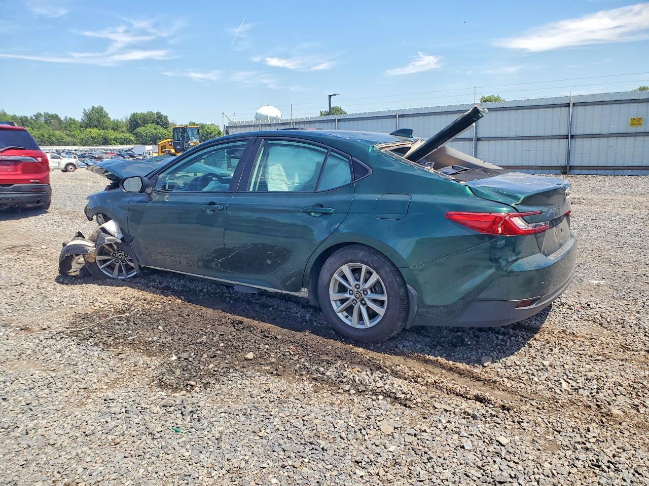 2025 TOYOTA CAMRY LE — снимка 2