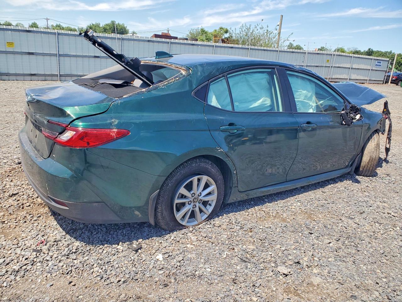 2025 TOYOTA CAMRY LE — снимка 3