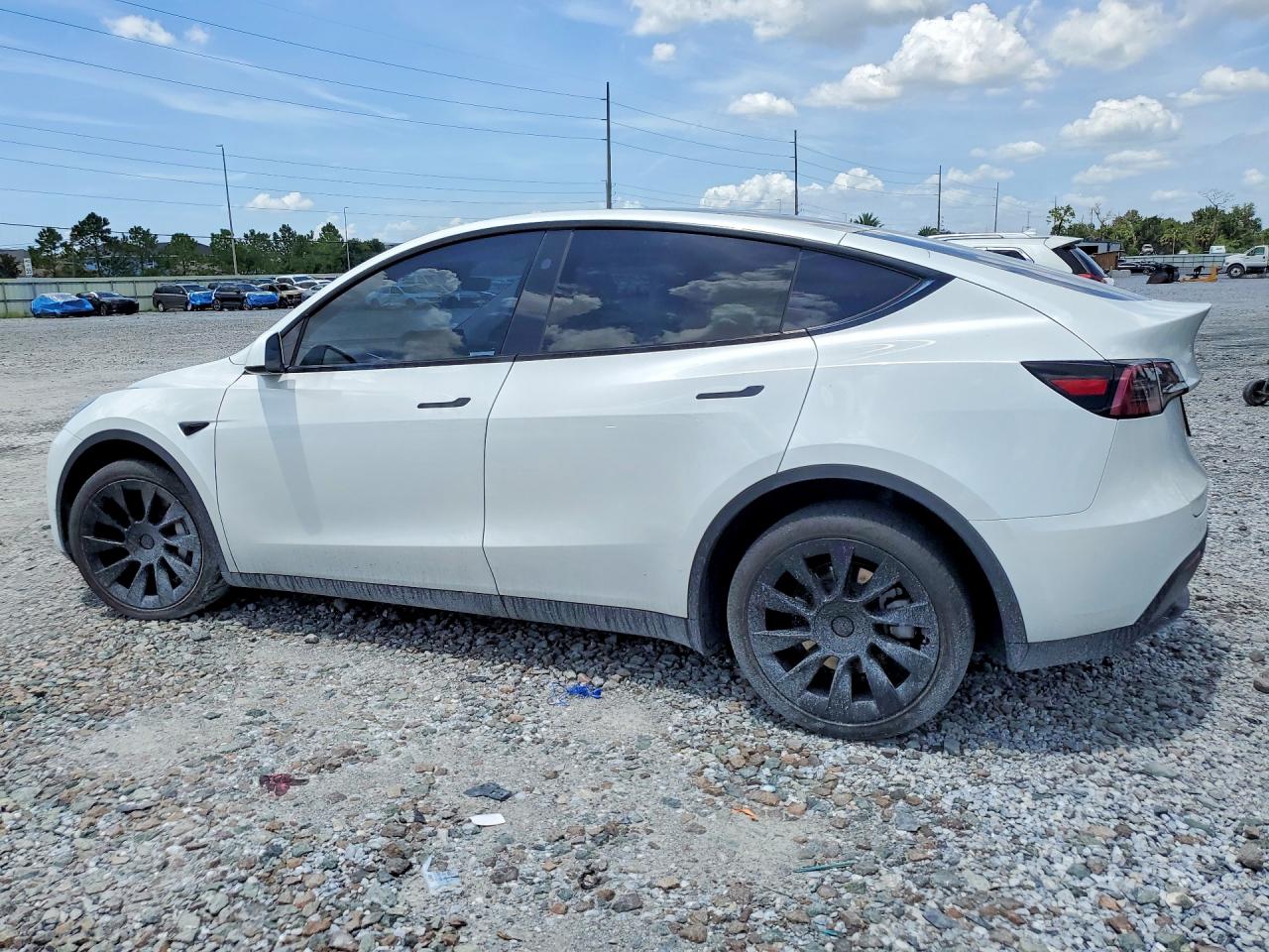 2024 TESLA MODEL Y — снимка 2