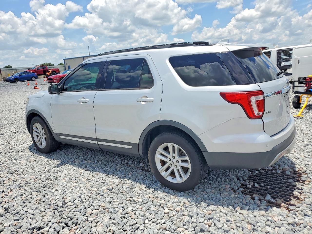 2017 FORD EXPLOR XLT — снимка 2