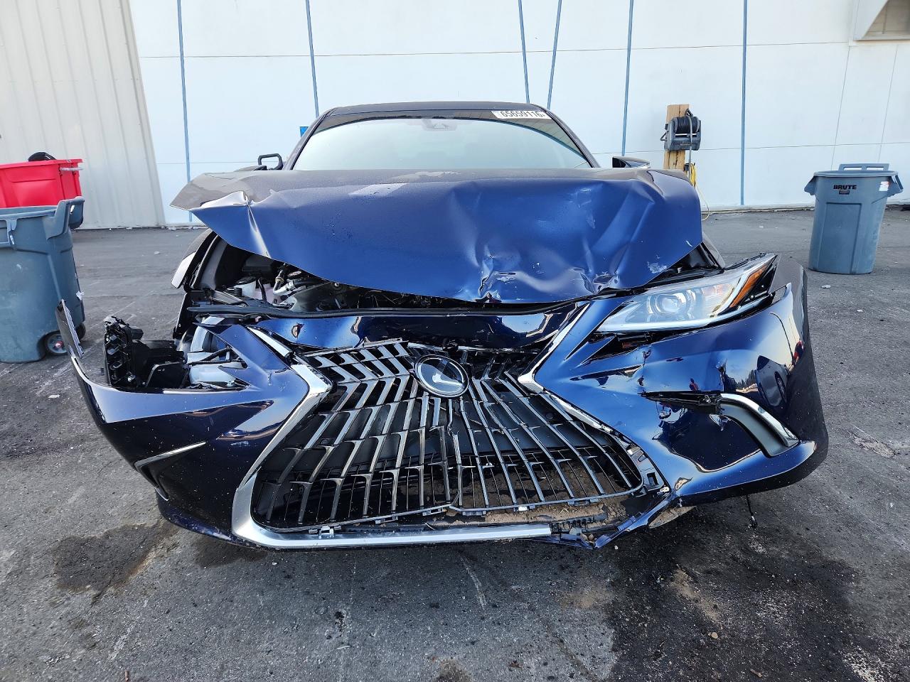 2025 LEXUS ES 300H BASE — снимка 5
