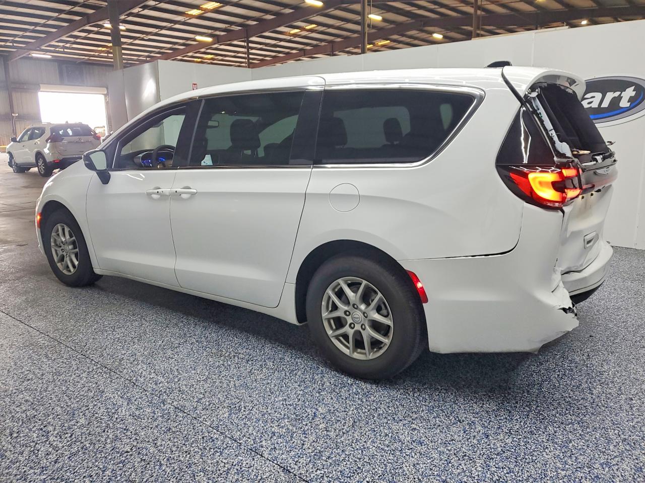 2026 CHRYSLER PACIFICA SELECT — снимка 2