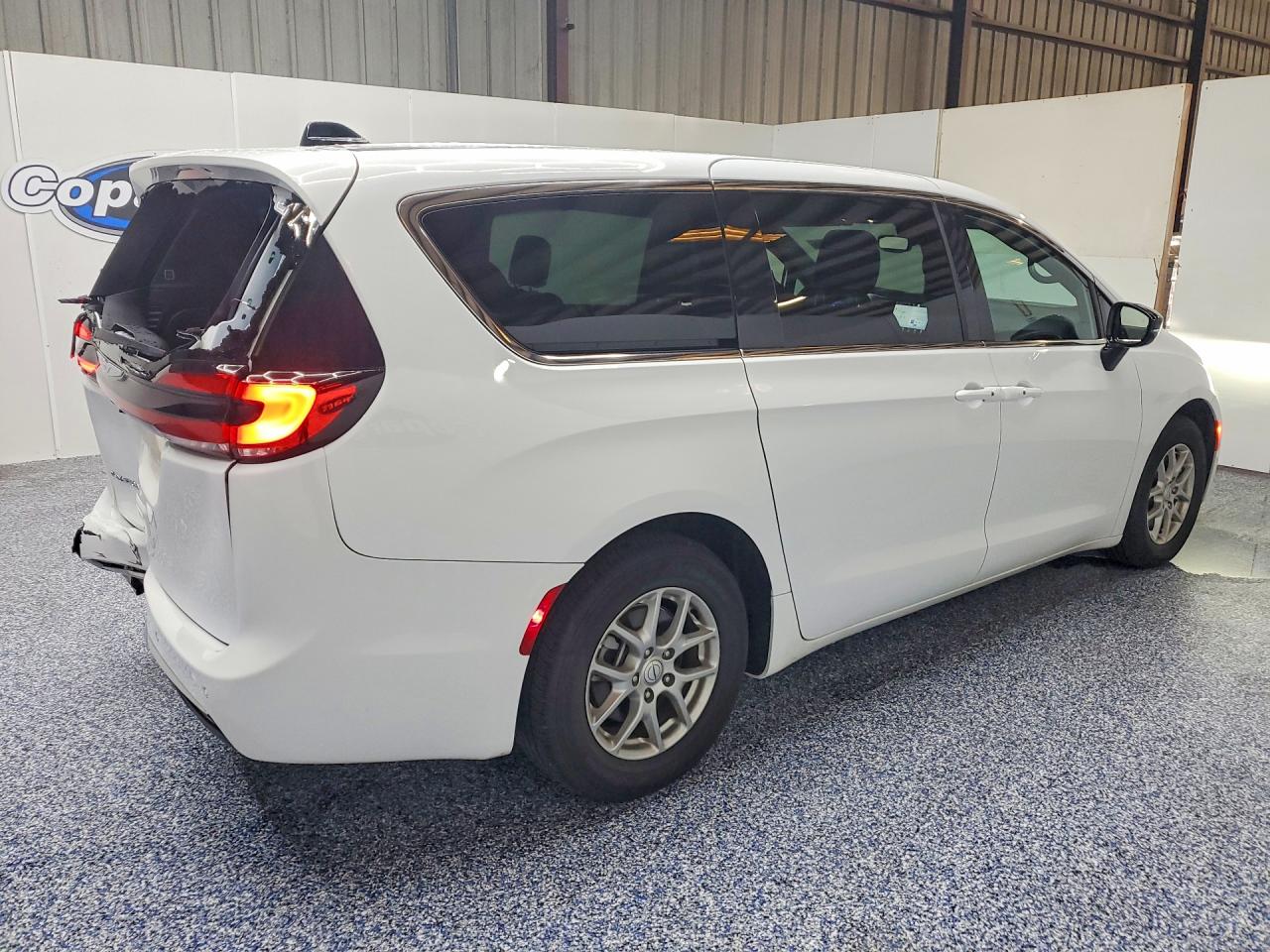 2026 CHRYSLER PACIFICA SELECT — снимка 3
