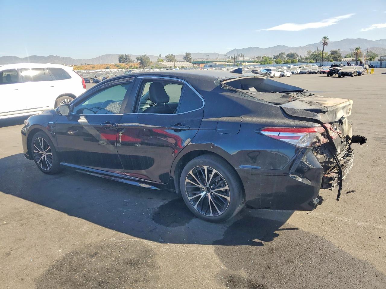 2020 TOYOTA CAMRY SE — снимка 2