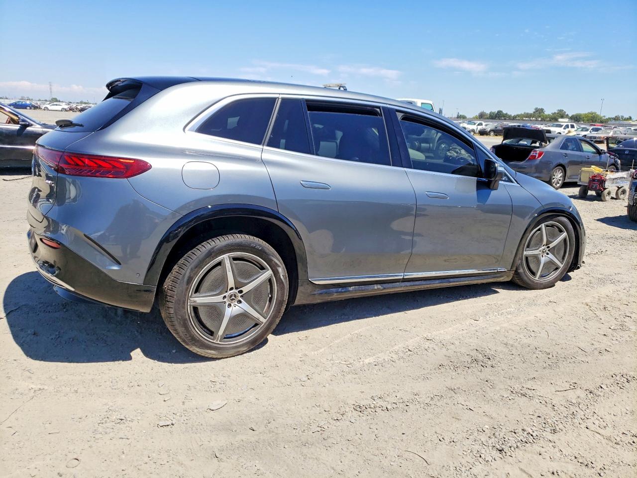 2023 MERCEDES-BENZ EQS SUV 580 4MATIC — photo 3