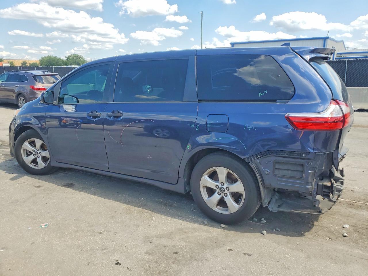 2019 TOYOTA SIENNA L 7-PASSENGER — снимка 2