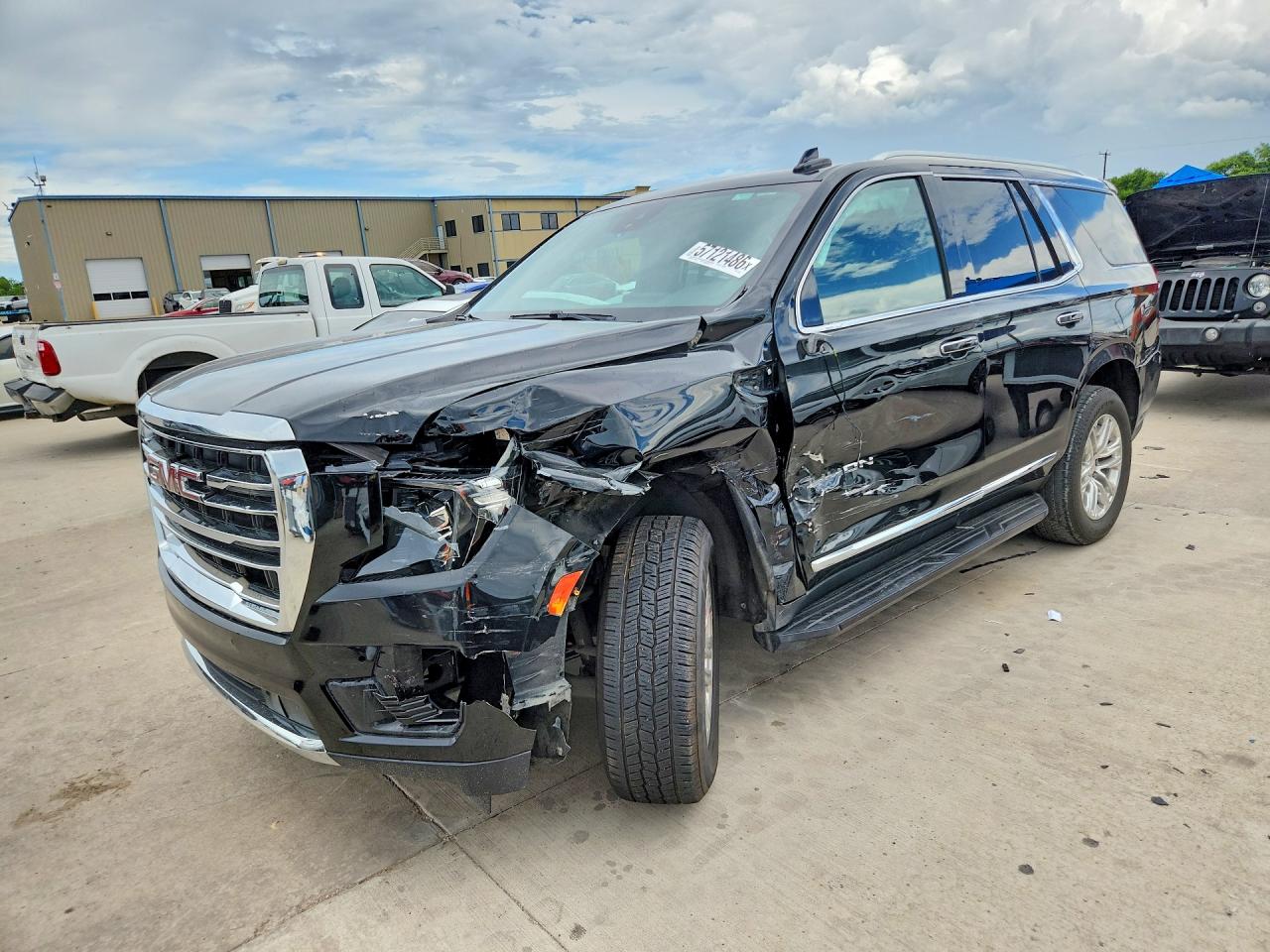 2023 GMC YUKON SLT