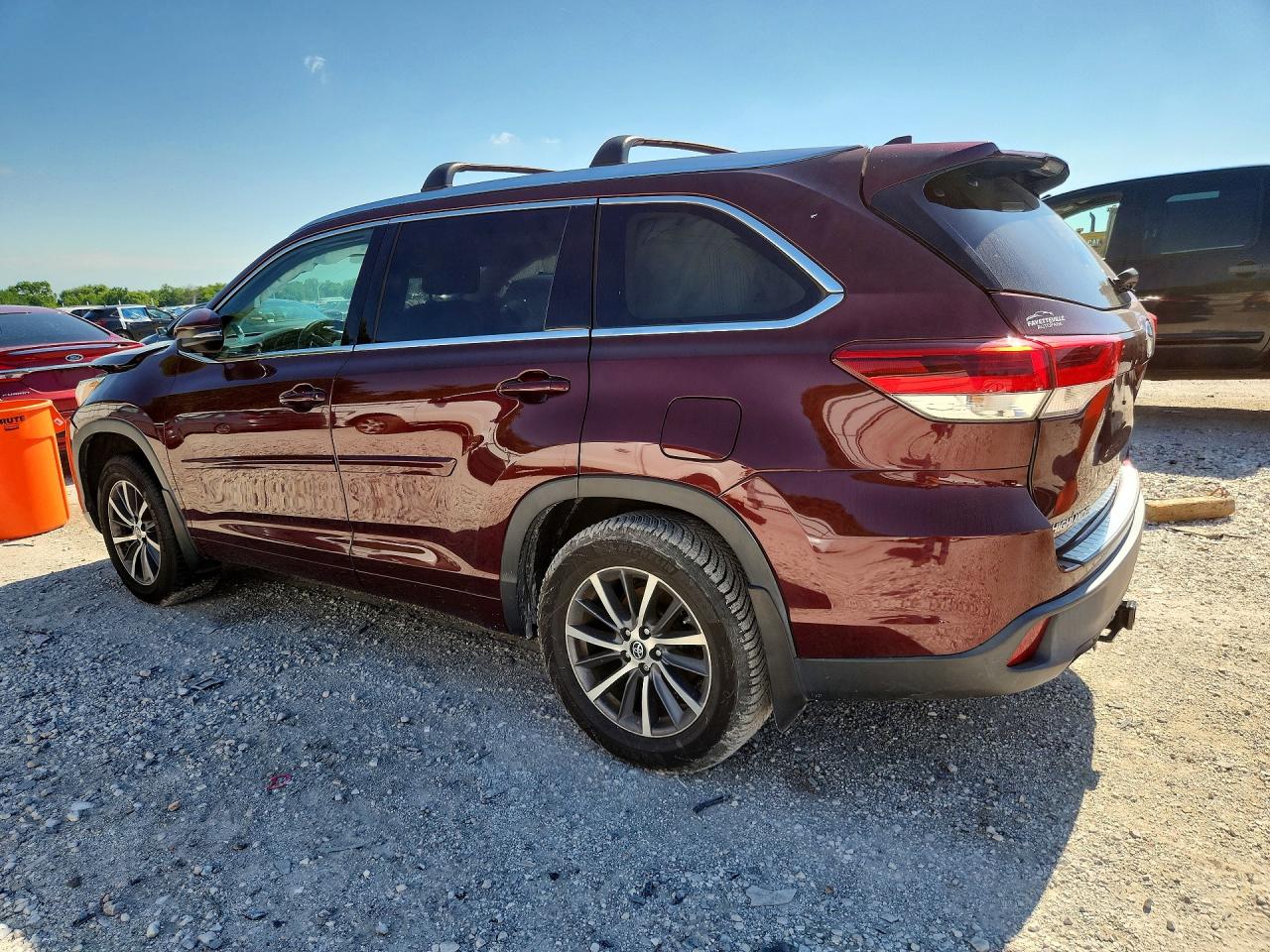 2018 TOYOTA HIGHLANDER XLE — снимка 2