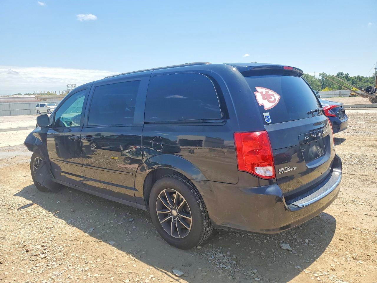 2016 DODGE GRAND CARAVAN R/T — снимка 2