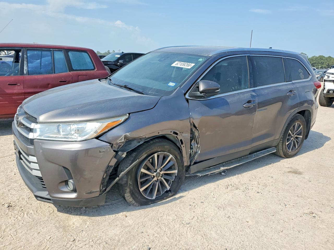 2019 TOYOTA HIGHLANDER XLE
