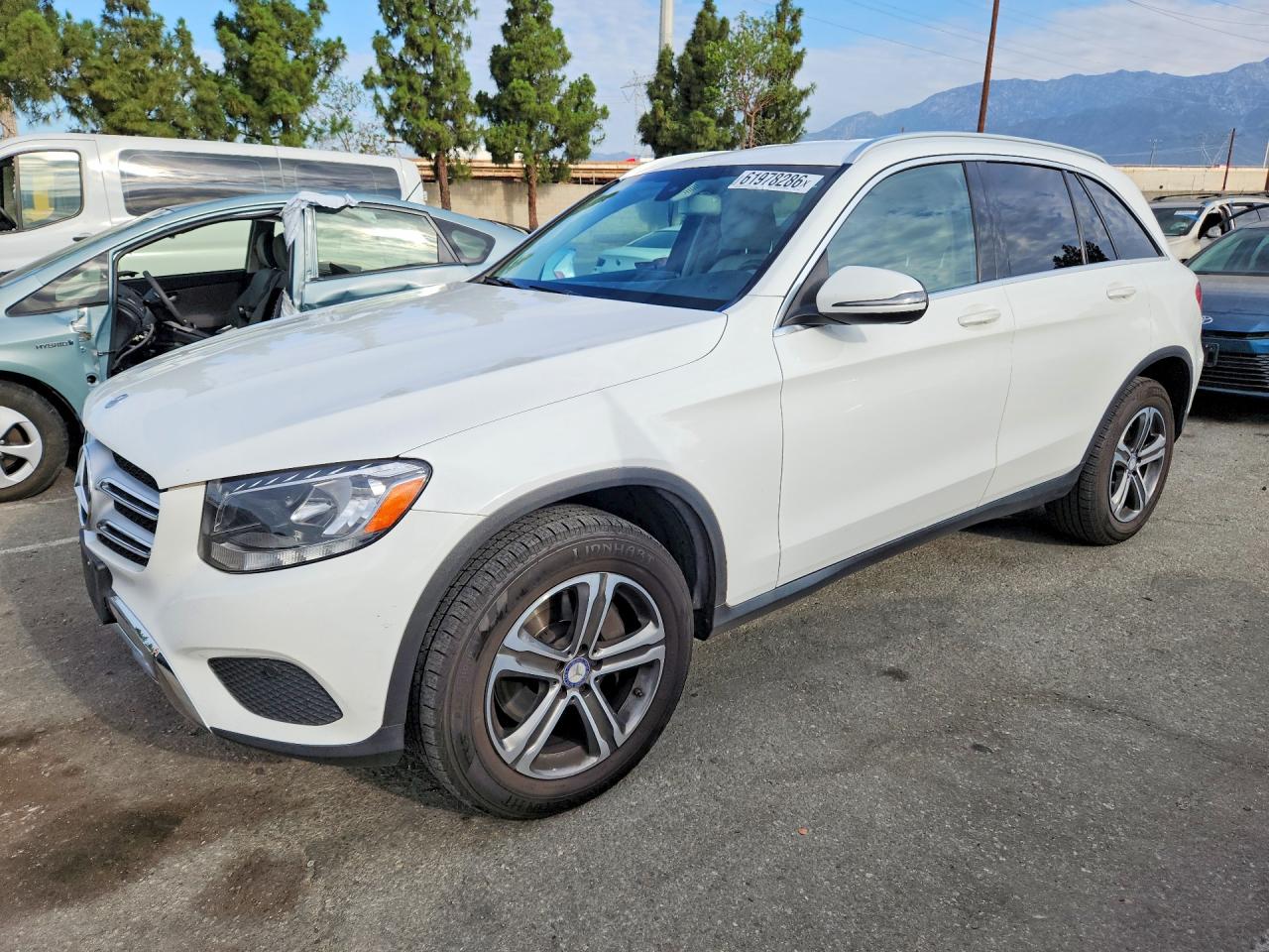 2016 MERCEDES-BENZ GLC 300