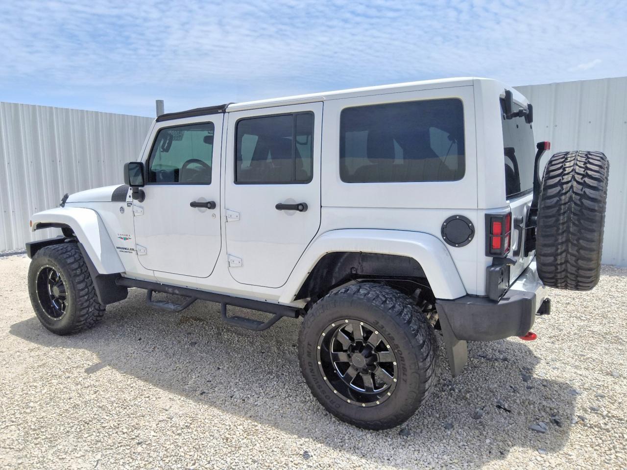 2015 JEEP WRANGLER UNLIMITED SAHARA — снимка 2