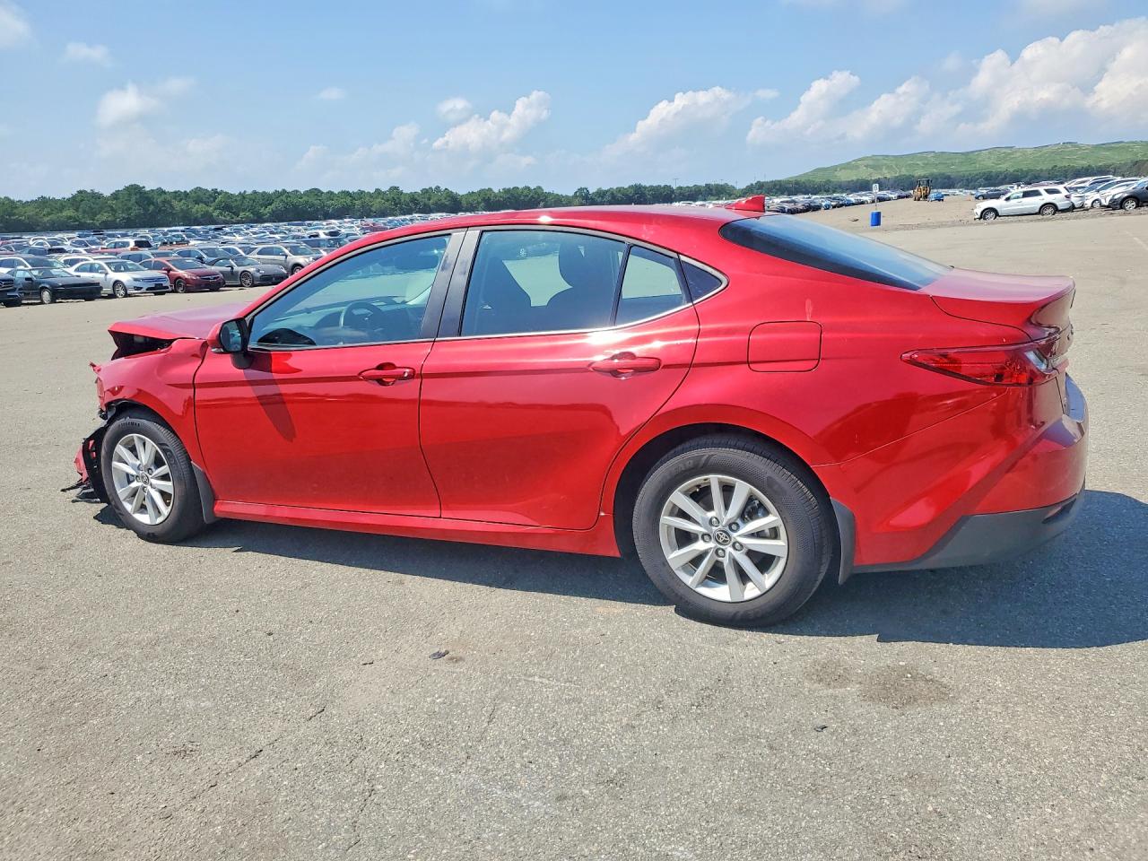 2025 TOYOTA CAMRY LE — снимка 2