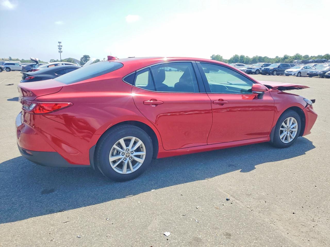 2025 TOYOTA CAMRY LE — снимка 3