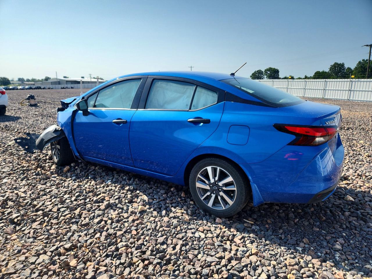 2024 NISSAN VERSA S — снимка 2