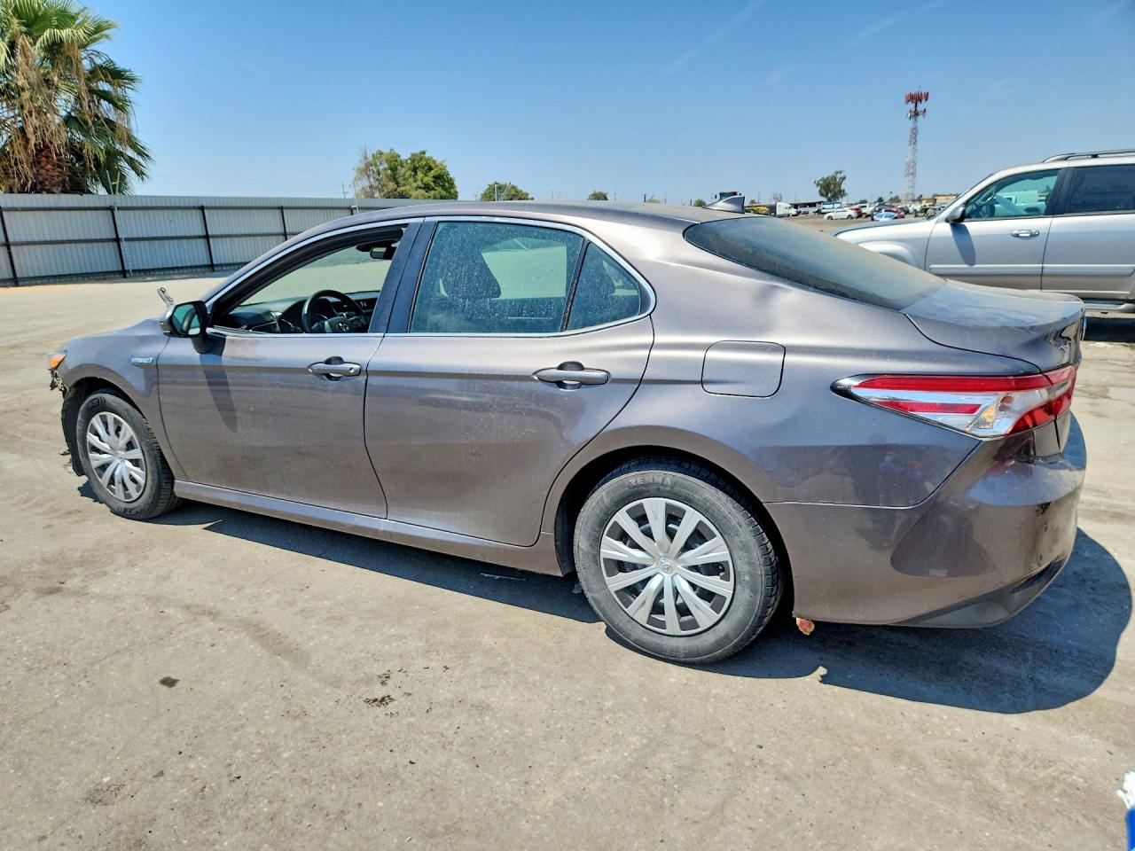 2020 TOYOTA CAMRY LE — снимка 2