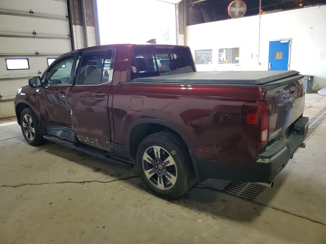 2019 HONDA RIDGELINE RTL — снимка 2