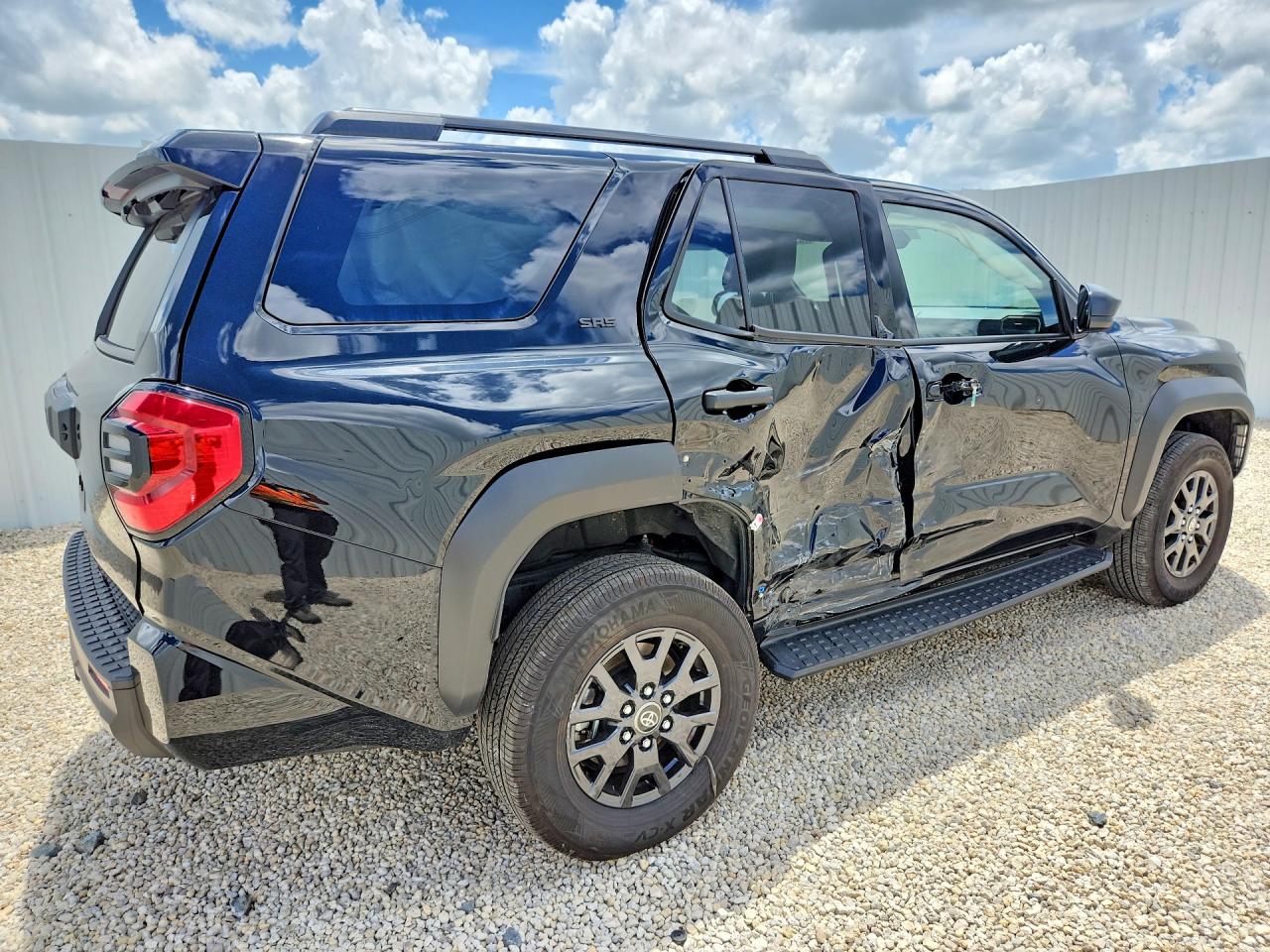 2026 TOYOTA 4RUNNER SR5 — снимка 3