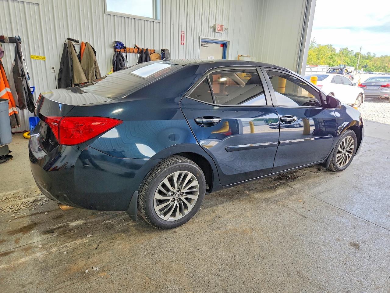2018 TOYOTA COROLLA XLE — снимка 3
