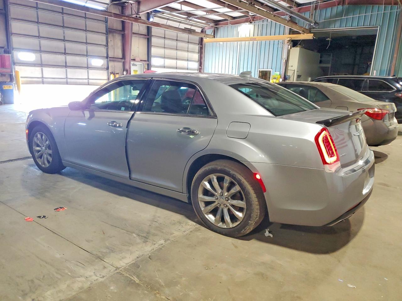 2017 CHRYSLER 300C — снимка 2
