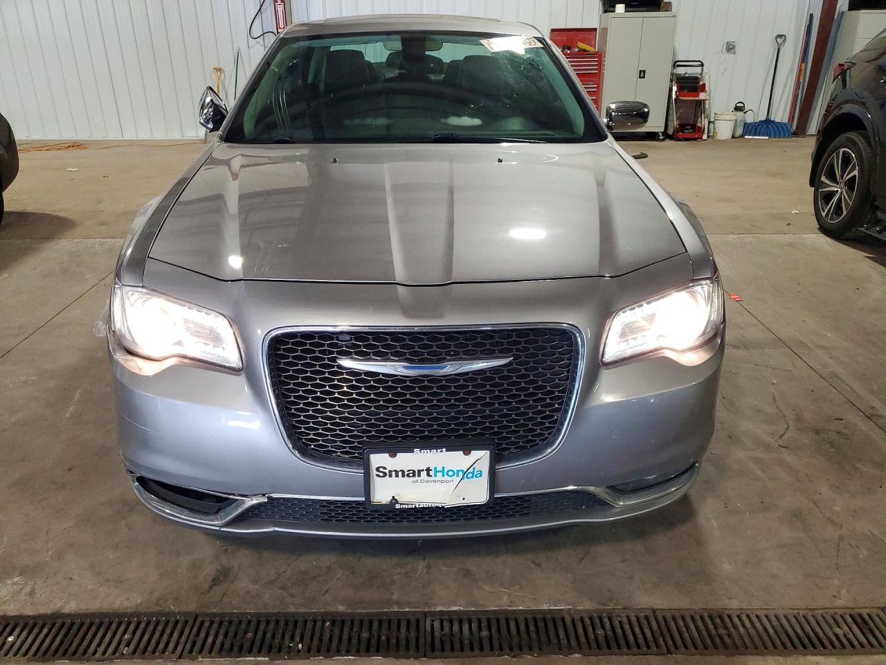 2017 CHRYSLER 300C — снимка 5