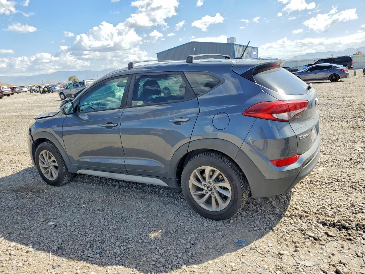 2017 HYUNDAI TUCSON SE — снимка 2