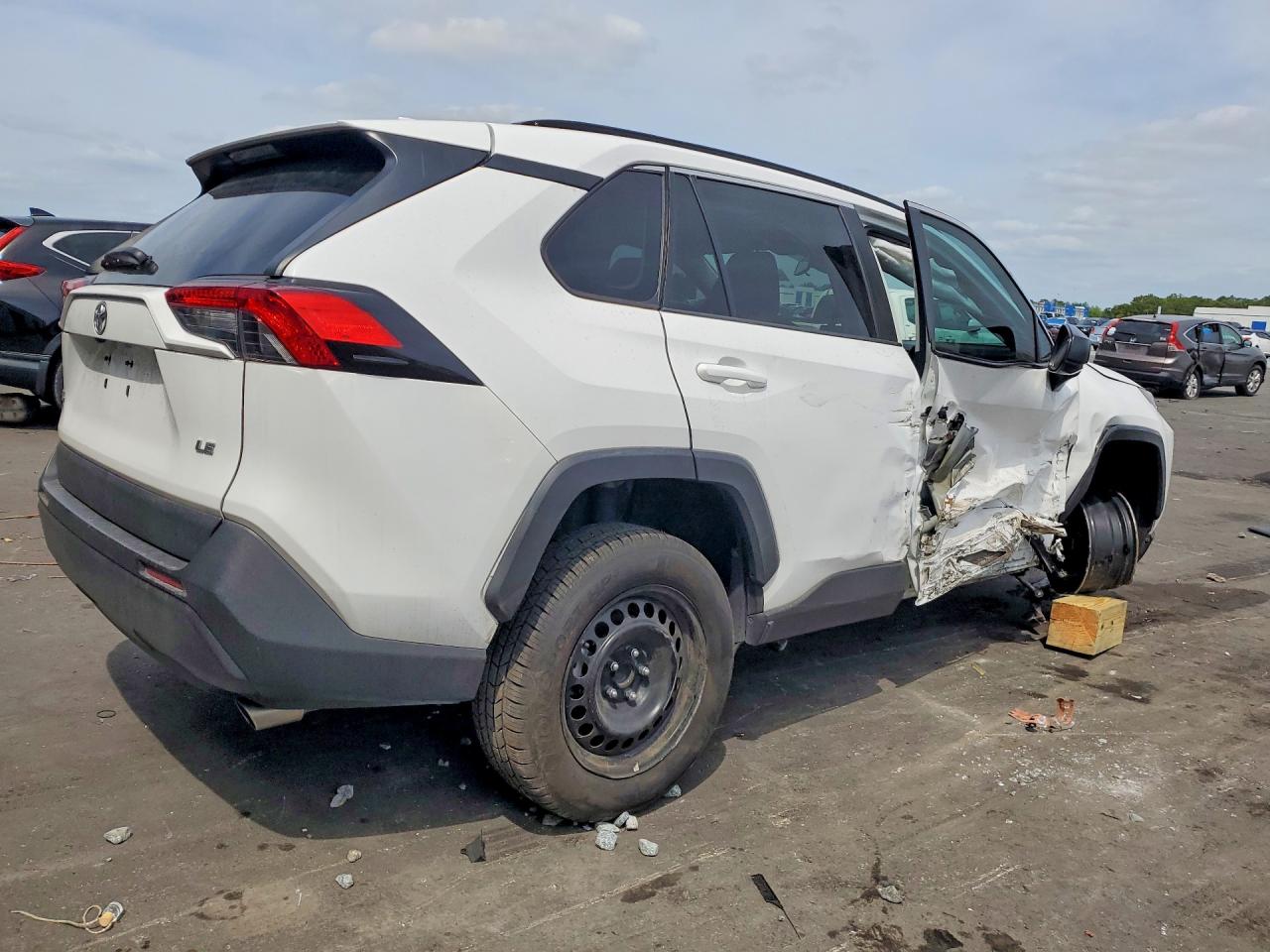 2020 TOYOTA RAV4 LE — снимка 3