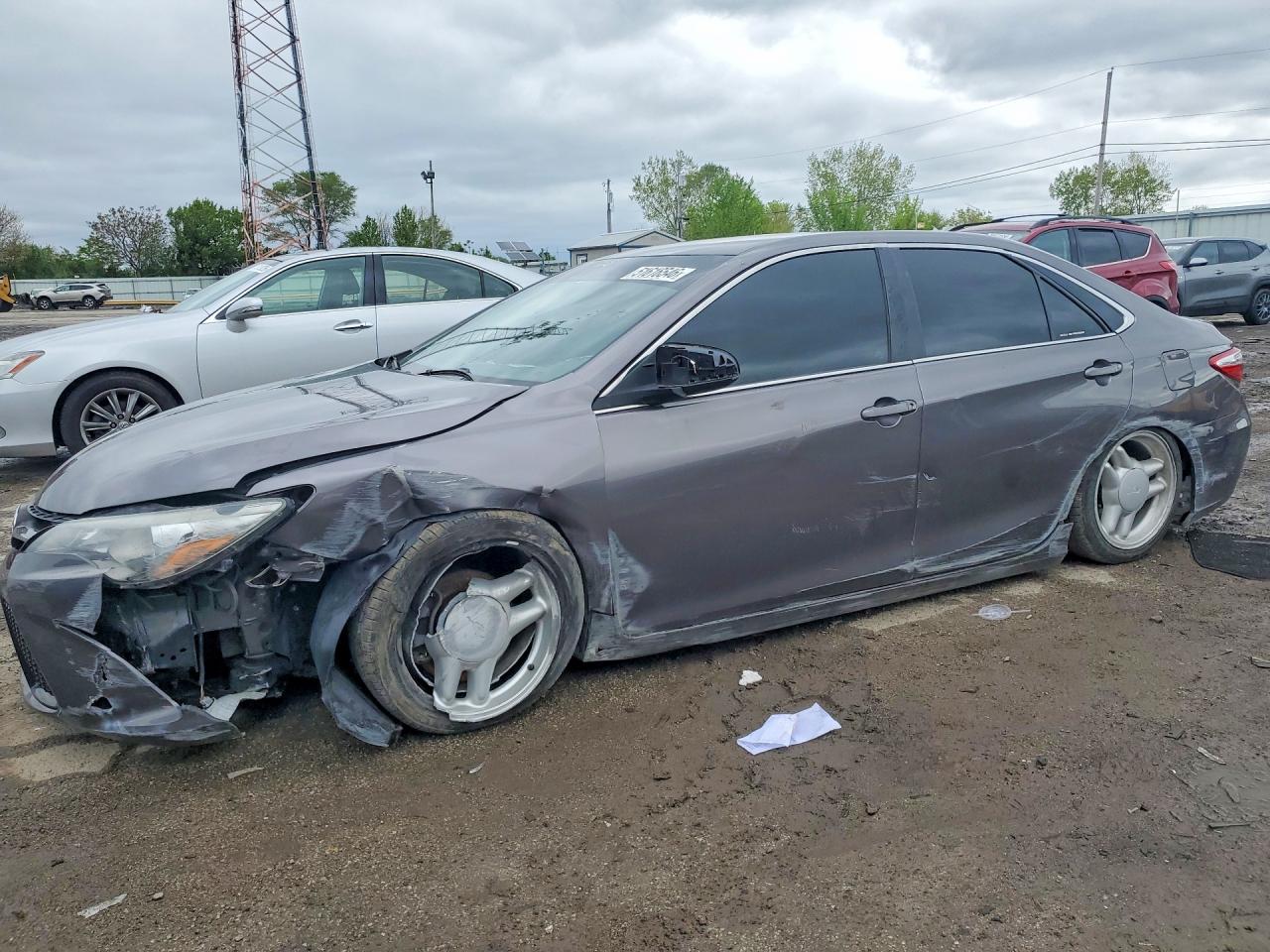 2017 TOYOTA CAMRY SE