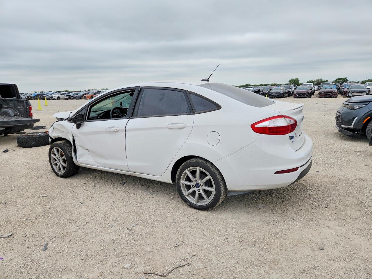 2019 FORD FIESTA SE — снимка 2