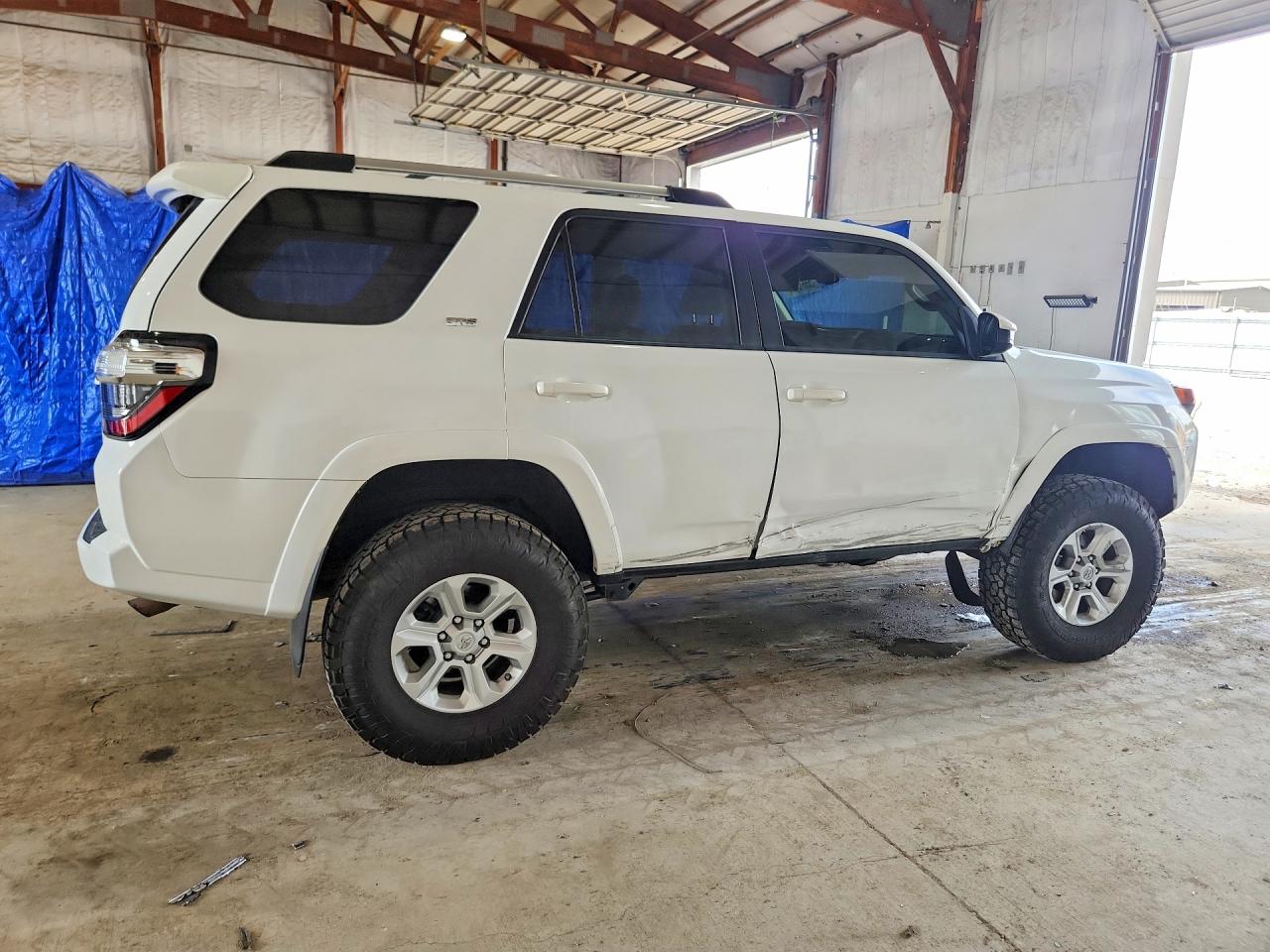 2020 TOYOTA 4RUNNER SR5 — снимка 3