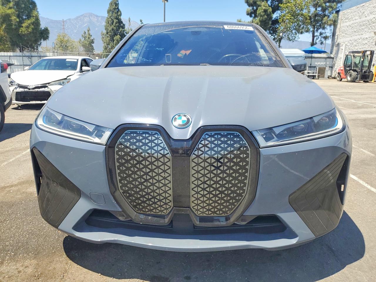 2024 BMW IX M60 — снимка 5