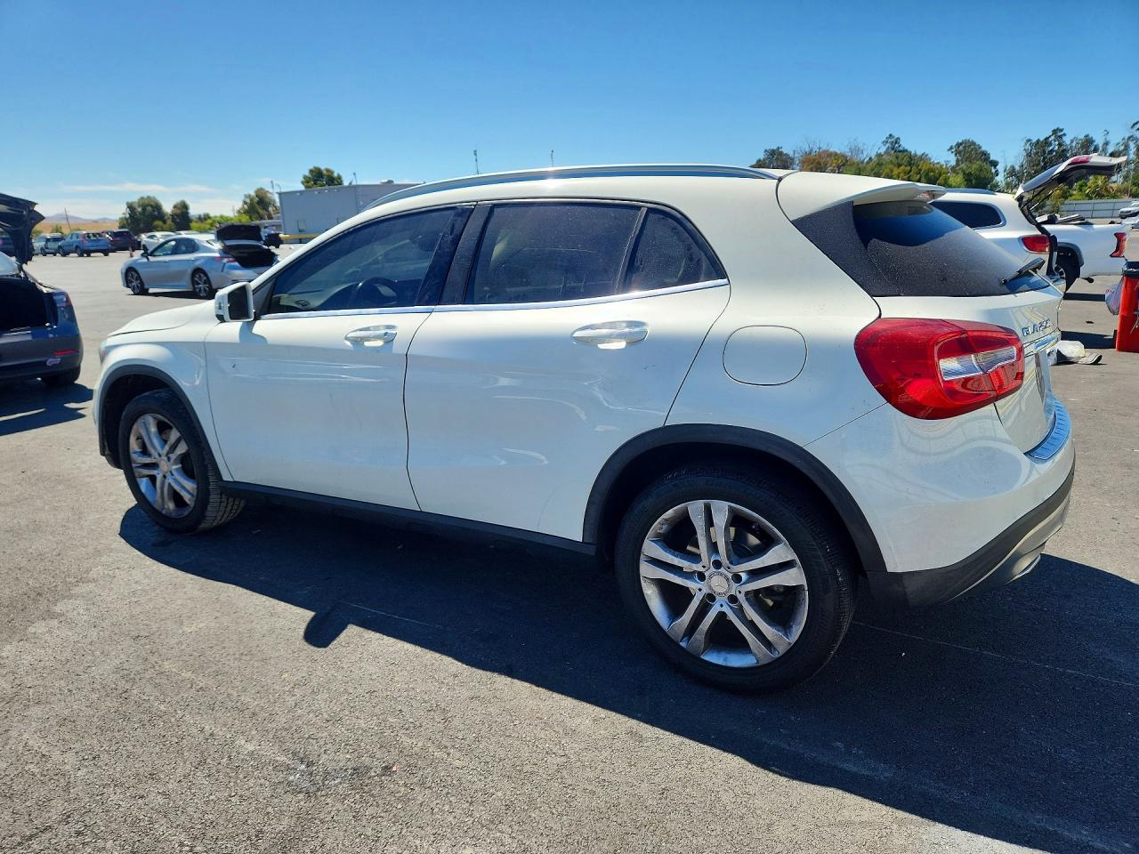2016 MERCEDES-BENZ GLA 250 4MATIC — снимка 2