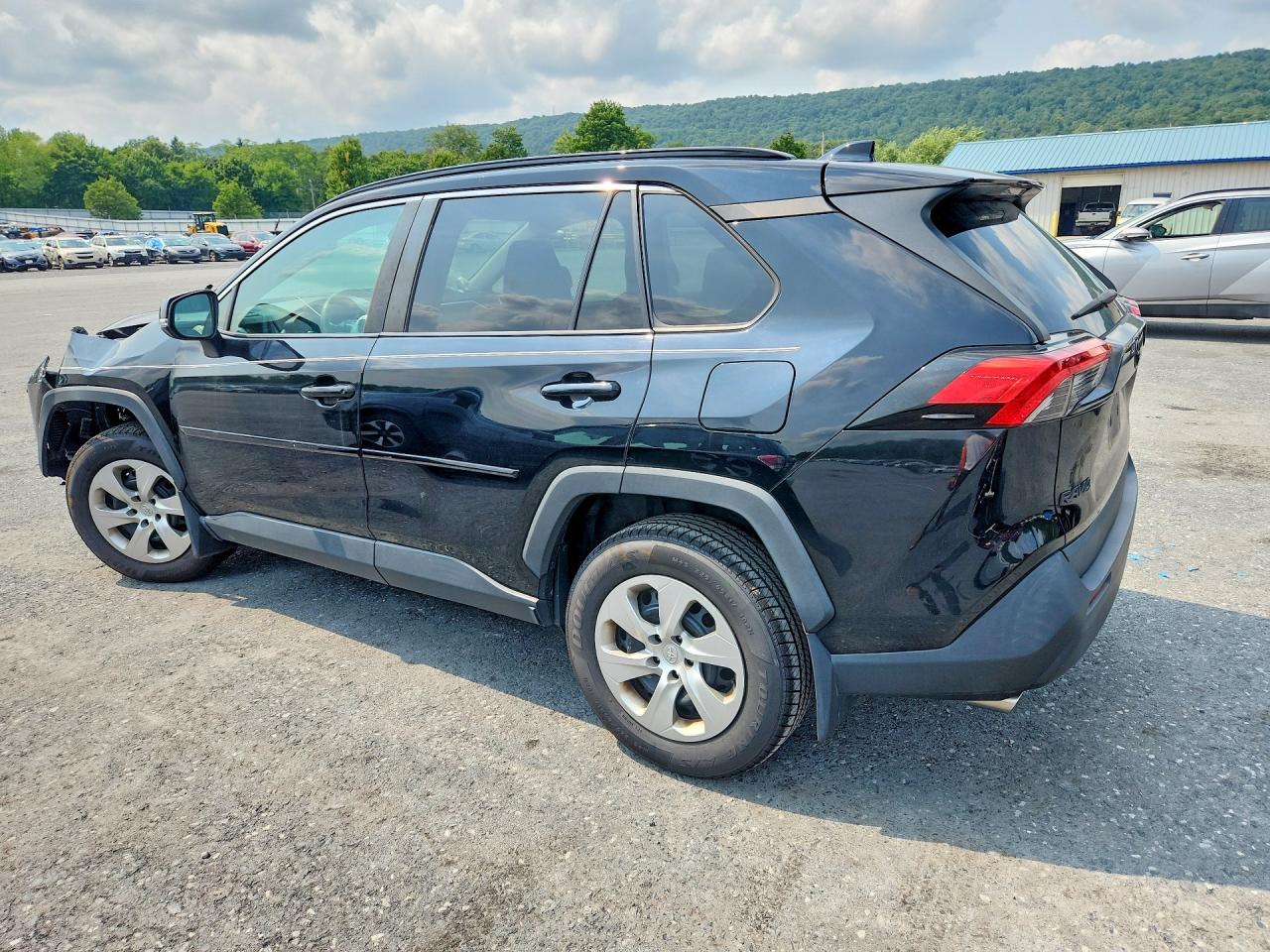 2021 TOYOTA RAV4 LE — снимка 2