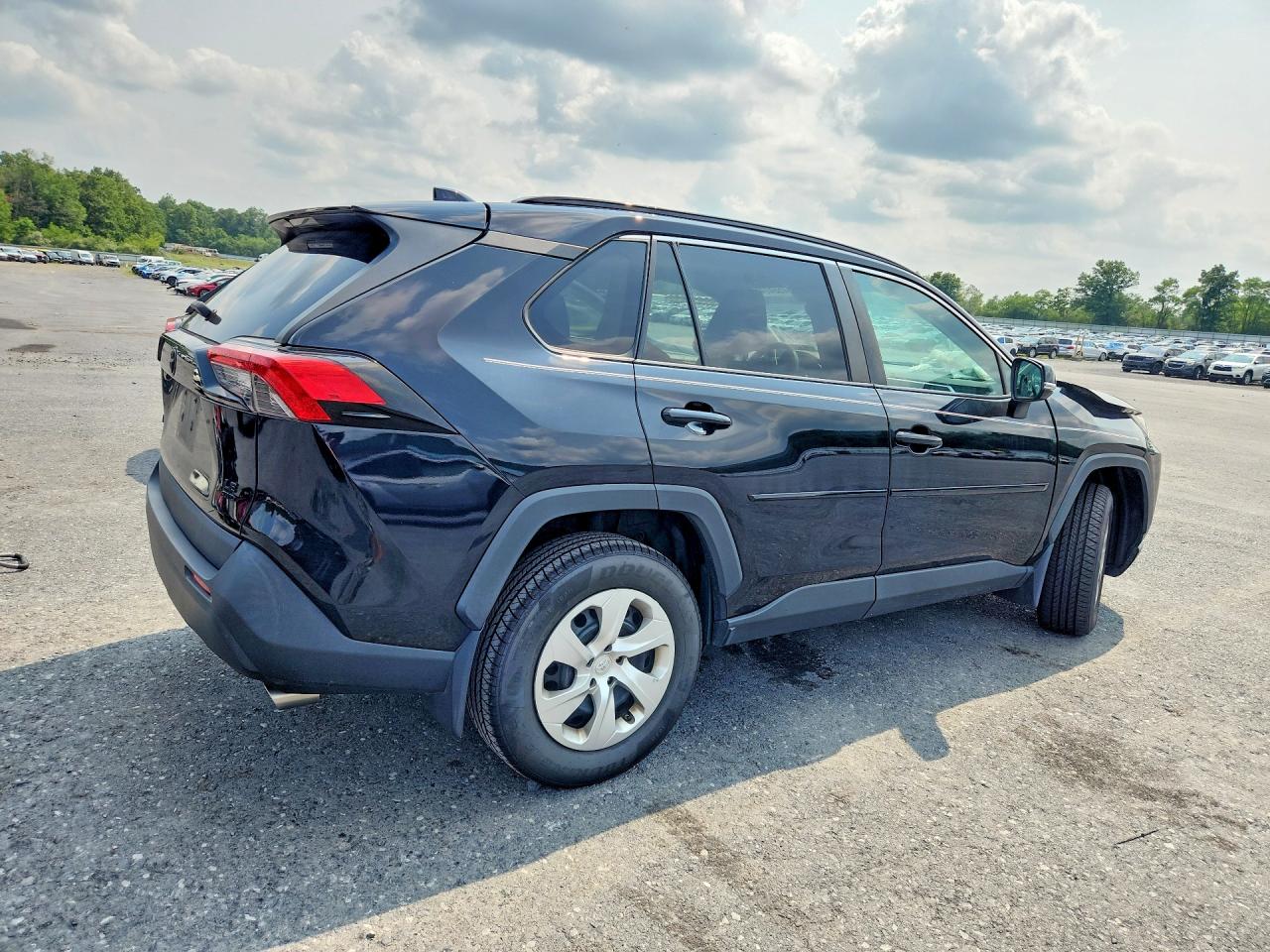 2021 TOYOTA RAV4 LE — снимка 3