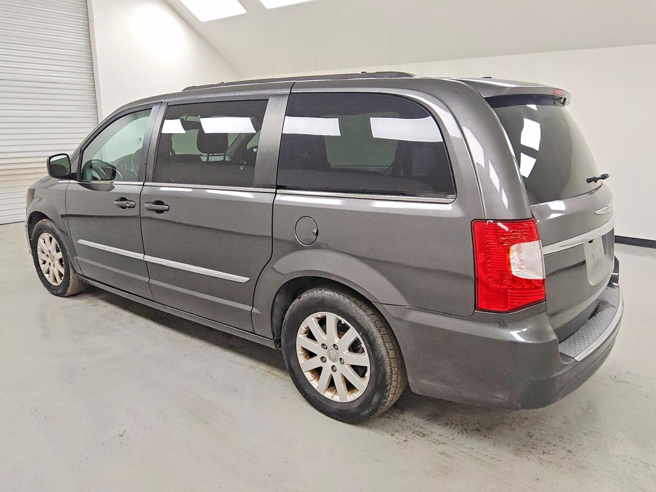 2016 CHRYSLER TOWN & COUNTRY TOURING — снимка 2