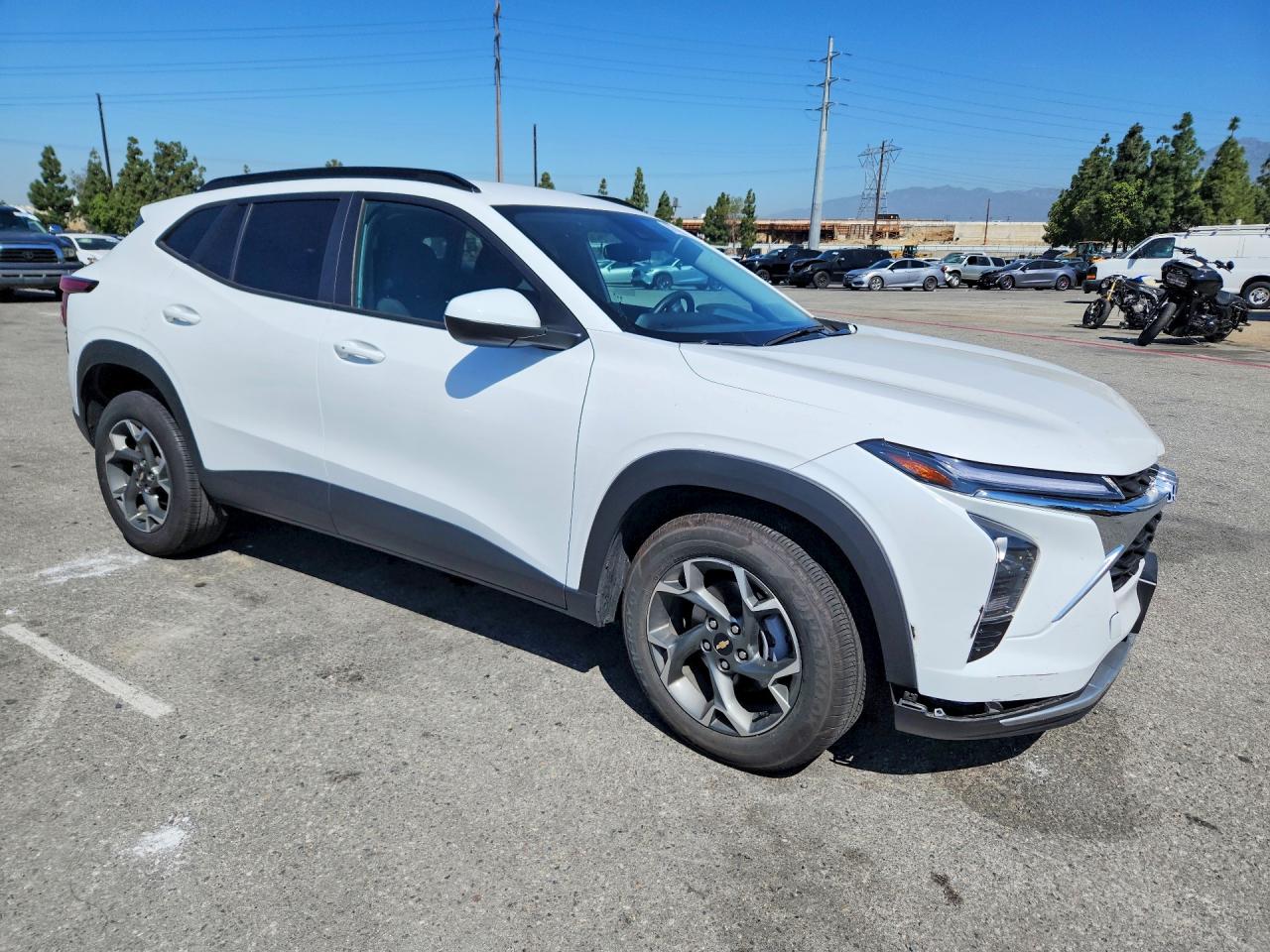 2025 CHEVROLET TRAX 1LT — снимка 4