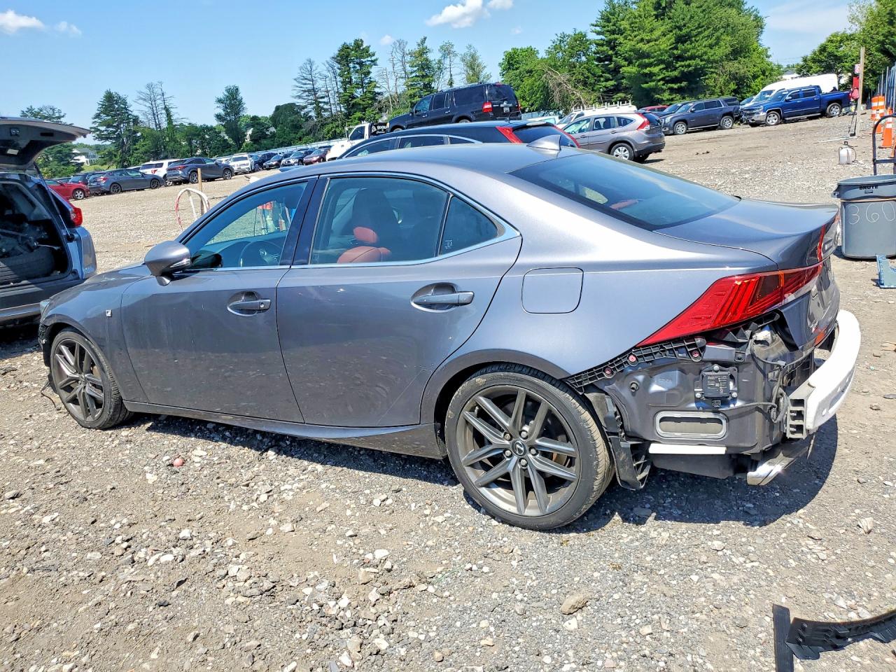 2017 LEXUS IS 200T — снимка 2