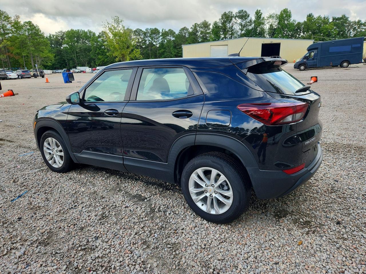 2023 CHEVROLET TRAILBLAZER LS — снимка 2