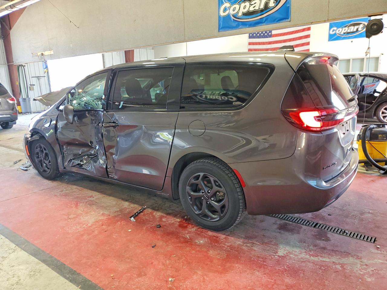 2022 CHRYSLER PACIFICA HYBRID TOURING L — снимка 2