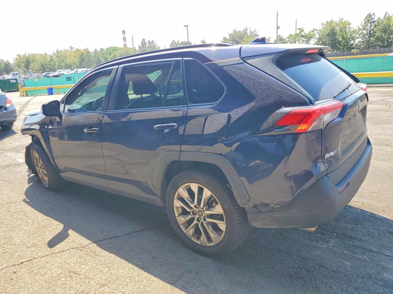 2021 TOYOTA RAV4 XLE PREMIUM — снимка 2