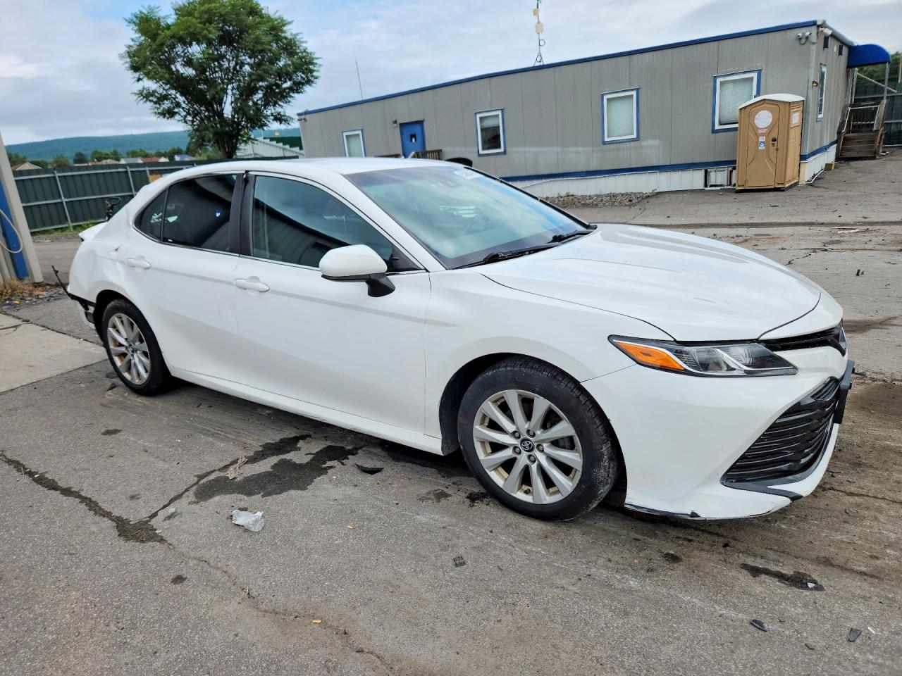 2018 TOYOTA CAMRY LE — снимка 4