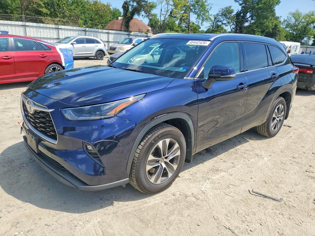 2021 TOYOTA HIGHLANDER XLE