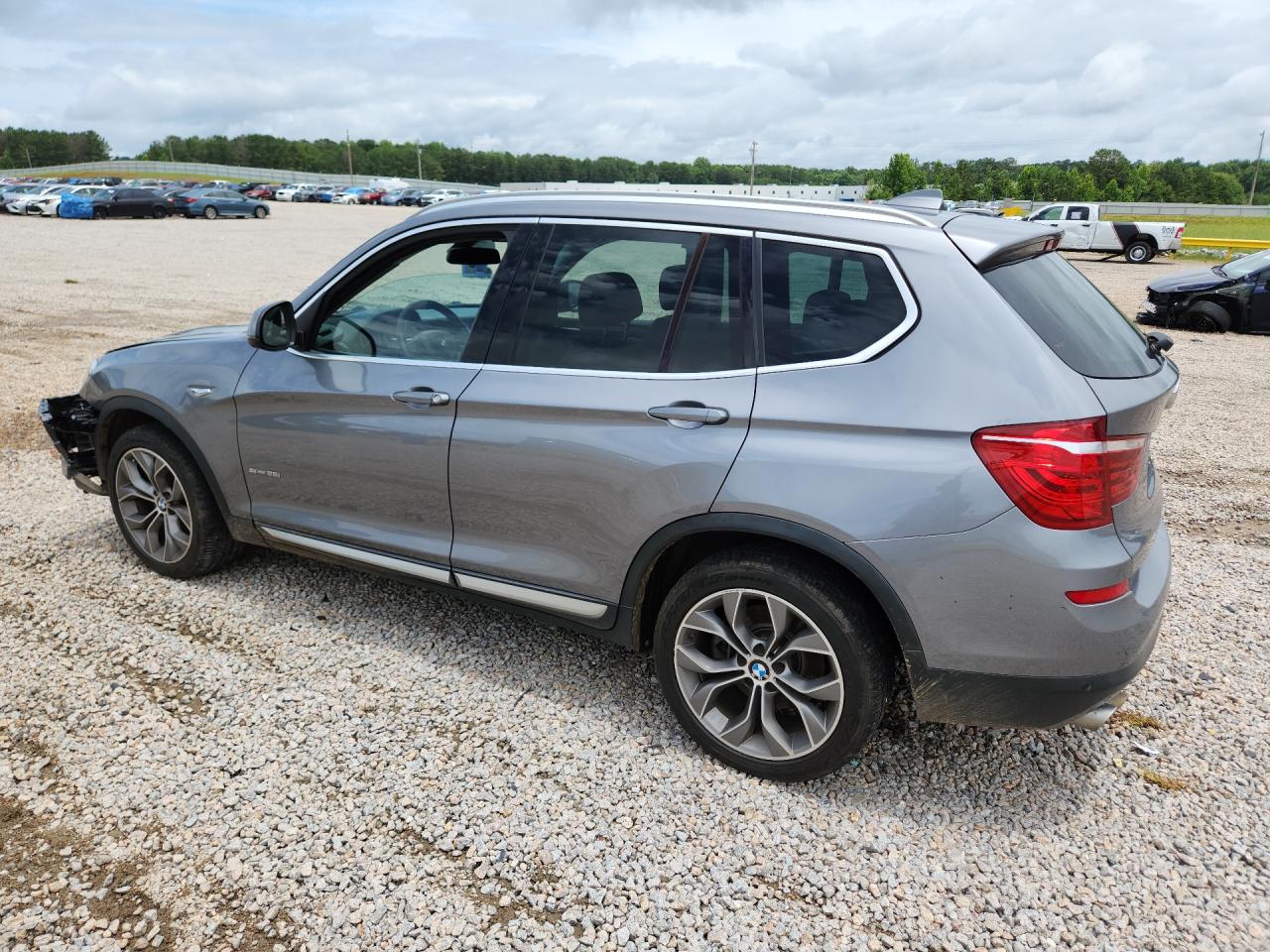2017 BMW X3 SDRIVE28I — снимка 2