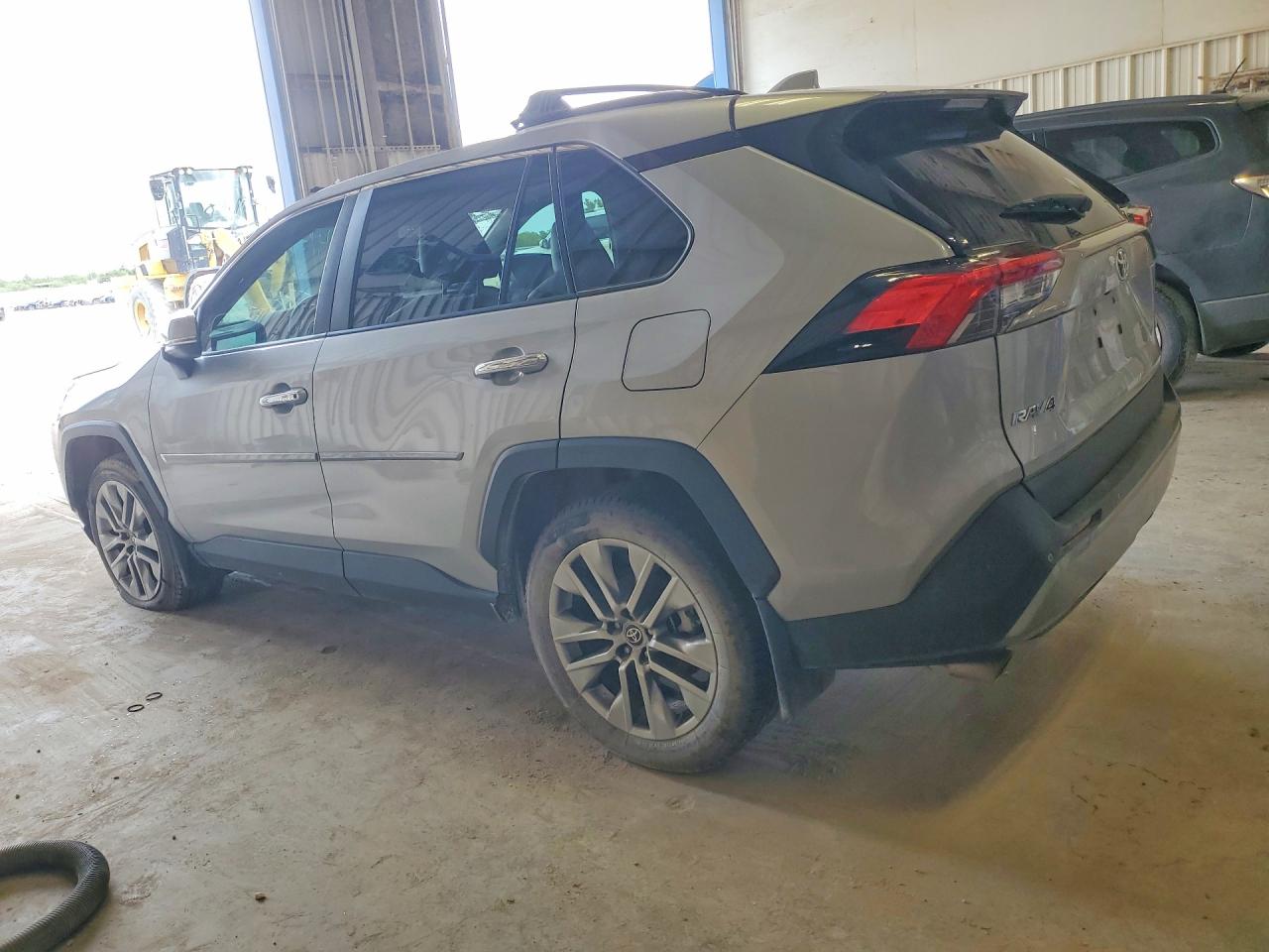 2022 TOYOTA RAV4 LIMITED — снимка 2