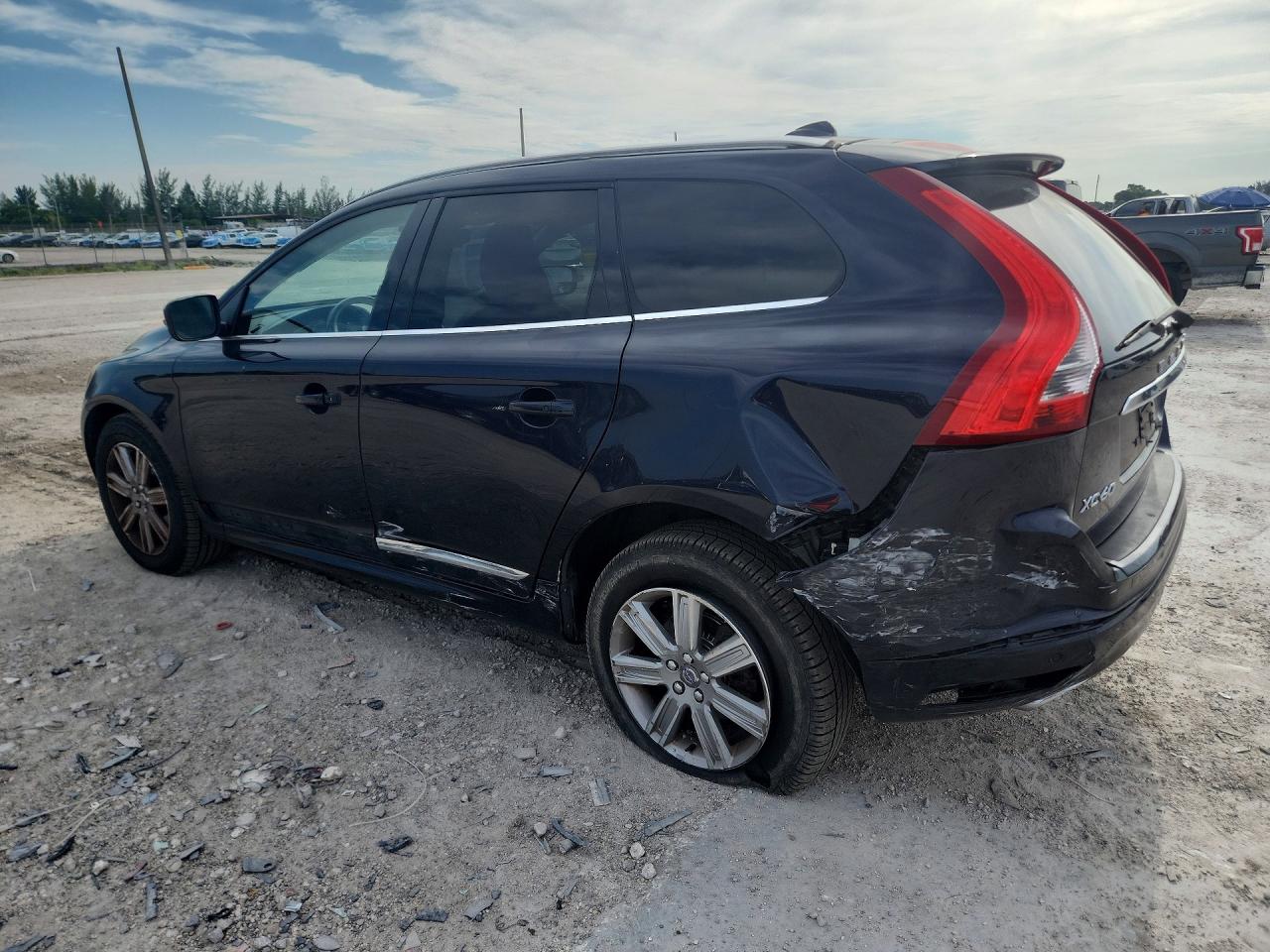 2016 VOLVO XC60 T6 PREMIER — снимка 2