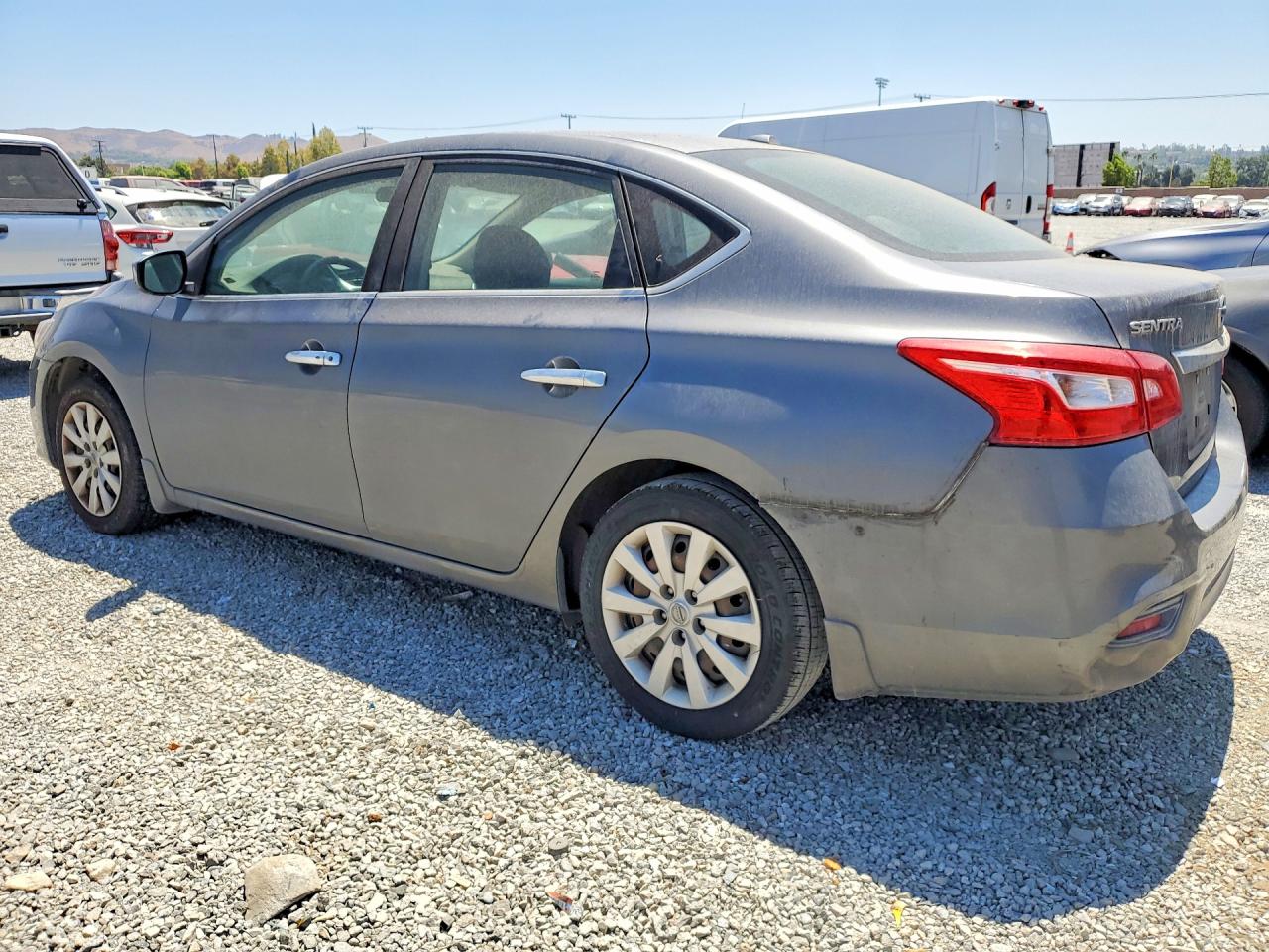 2017 NISSAN SENTRA SV — снимка 2