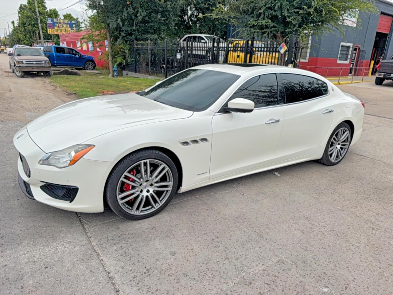 2017 MASERATI QUATTROPORTE S — снимка 2