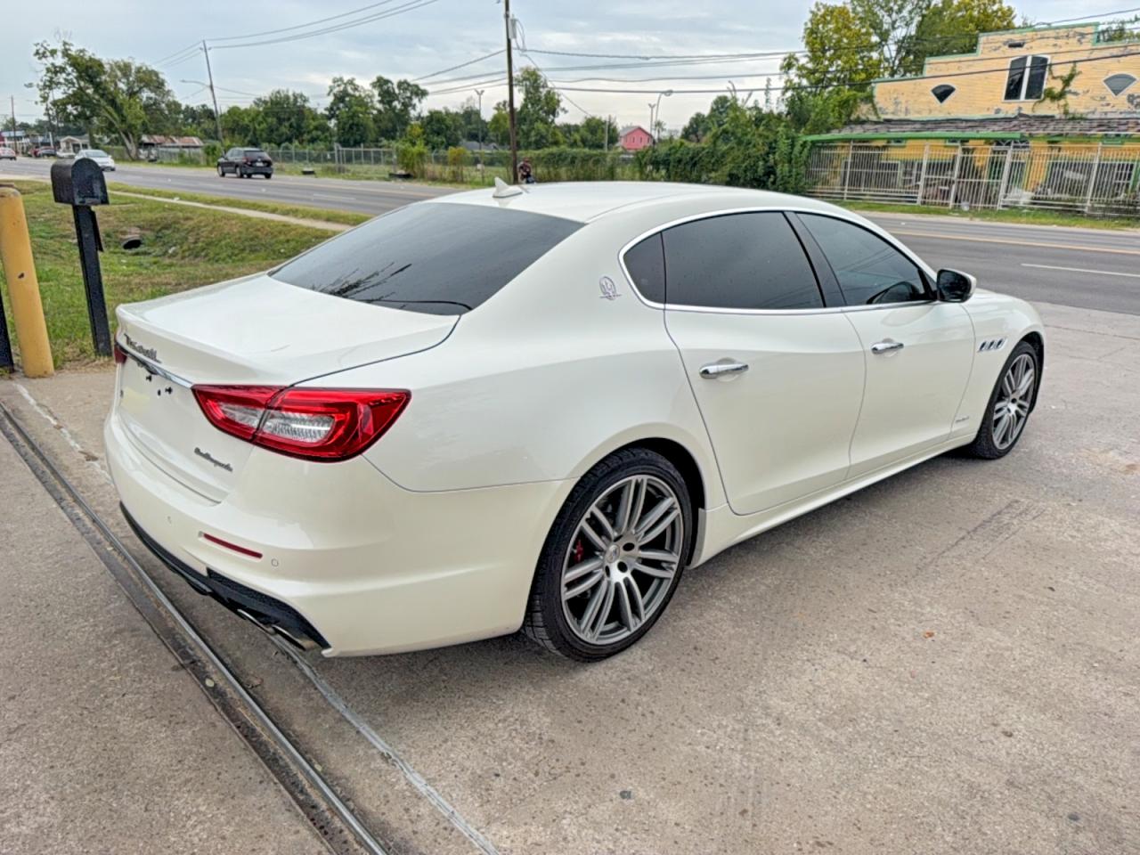 2017 MASERATI QUATTROPORTE S — снимка 4