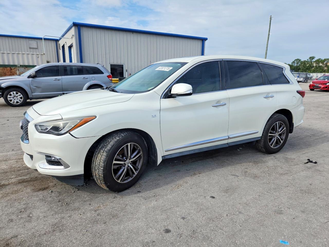 2017 INFINITI QX60 BASE